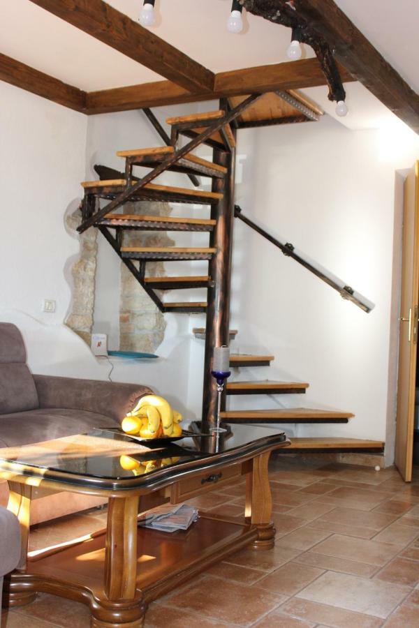 Kuca Za Odmor Luna บูเย ภายนอก รูปภาพ